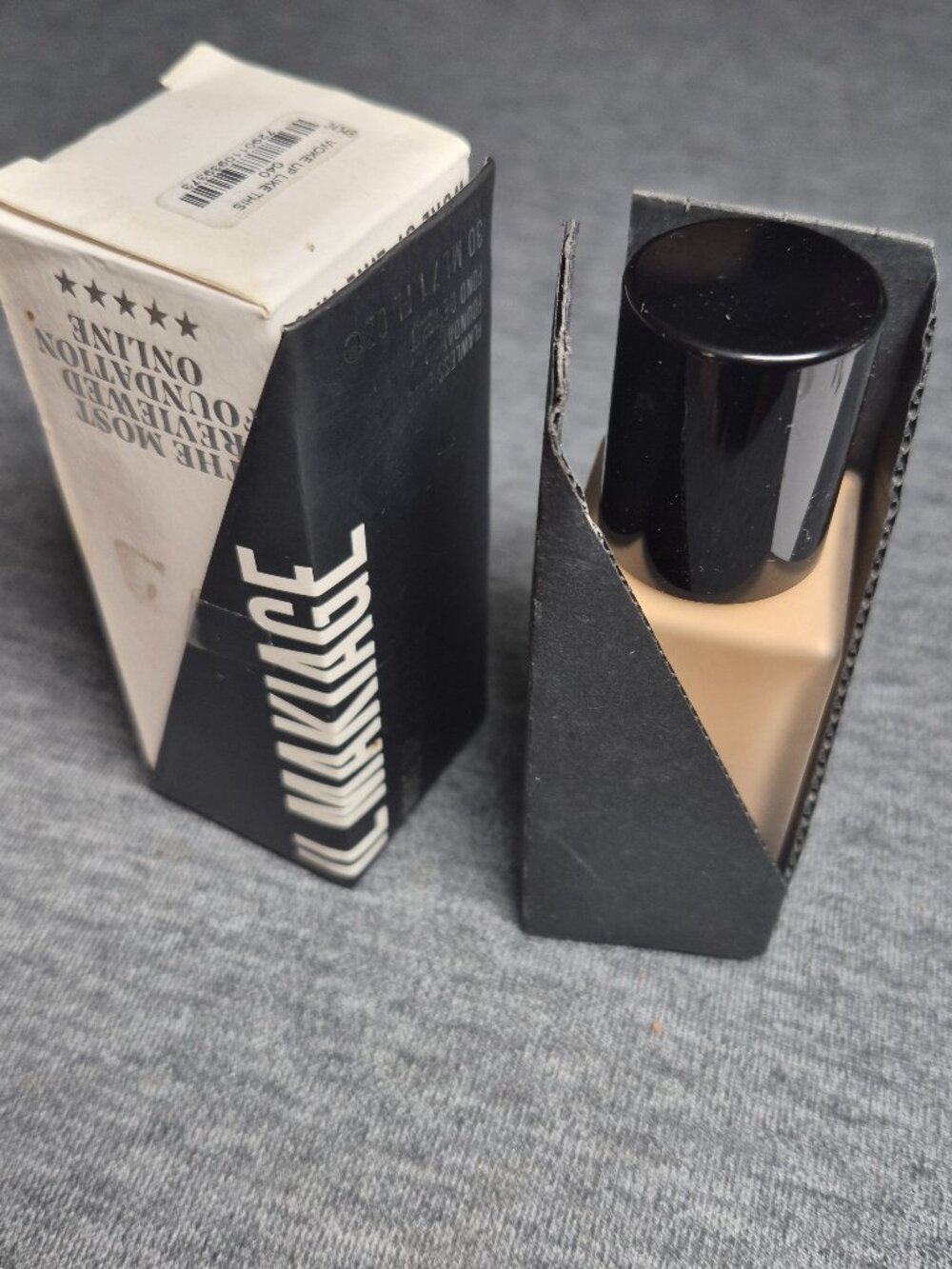 NIB Il Makiage Woke Up Like This Flawless Base Foundation - Shade 040